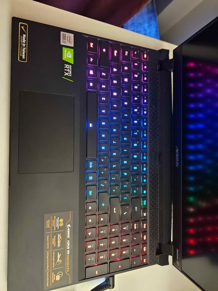 Gigabyte Aorus 15G RTX 3080 Gaming Laptop - photo 4