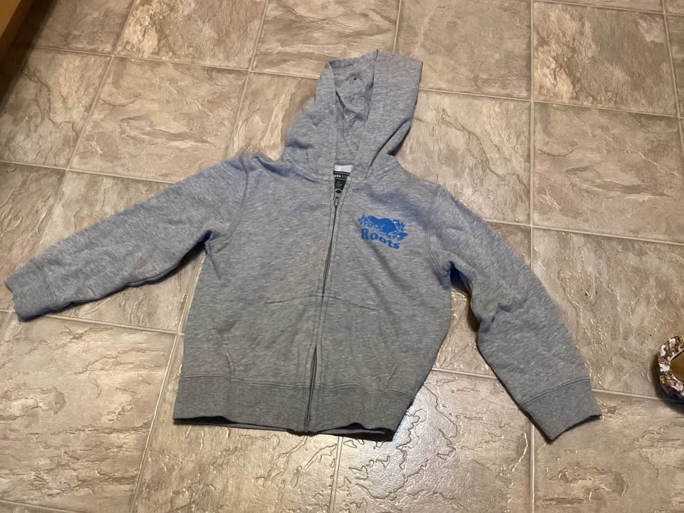Kids clothes and accessories - photo 2