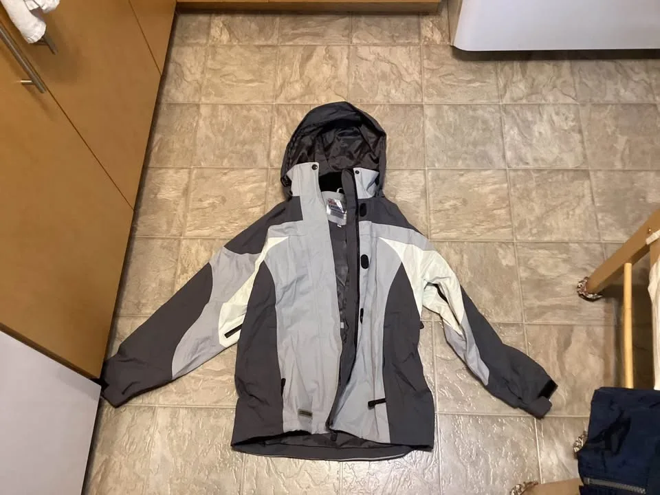 Women's jackets and sweaters image indicator(2)