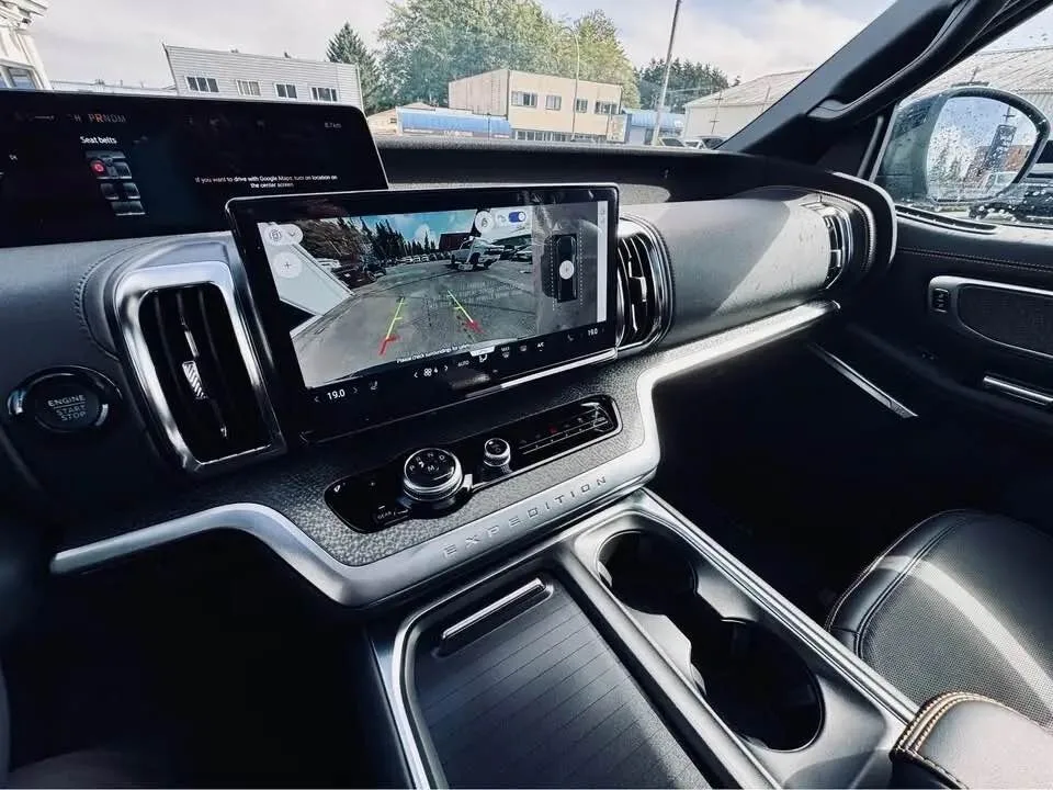 2025 Ford Expedition image indicator(4)