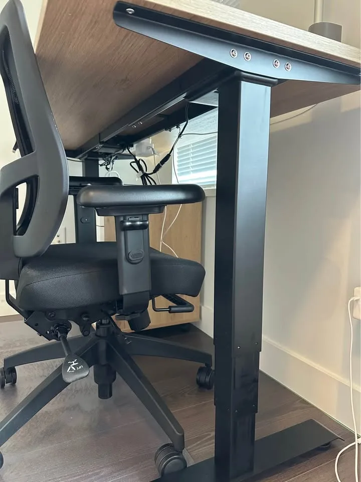 Solid wood adjustable standing desk 56x27 inches image indicator(6)