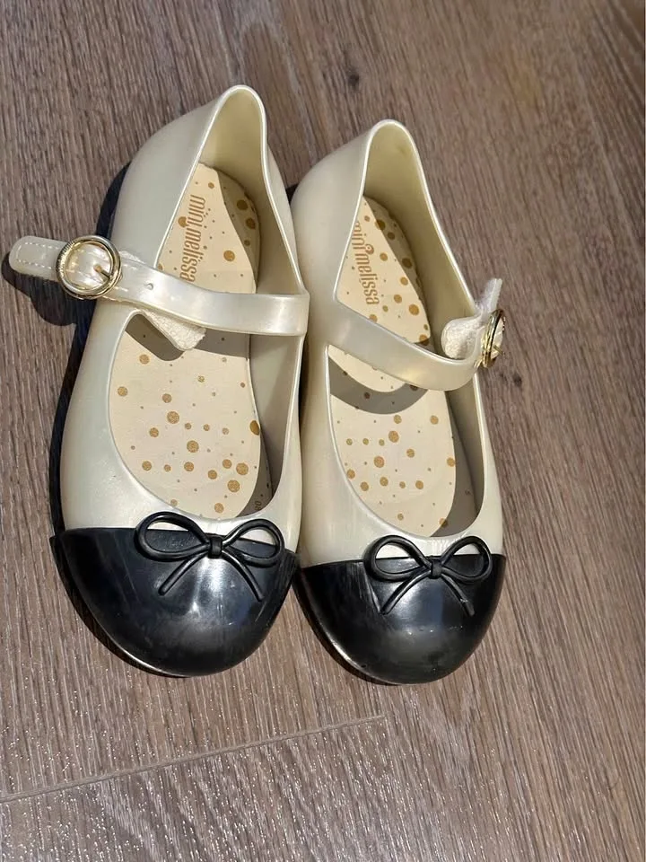 Mini Melissa pearl white/black shoes size 10 toddler girl