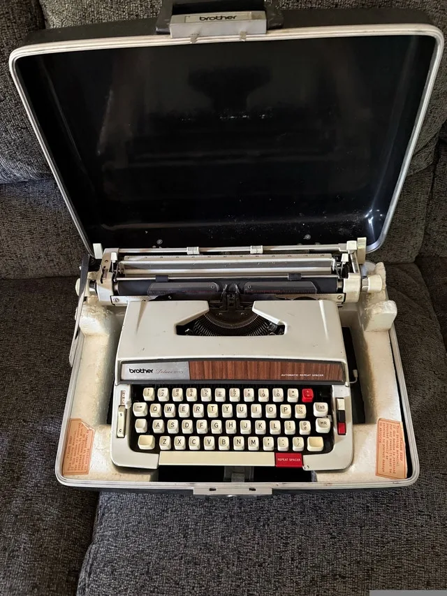 Vintage Brother Typewriter image indicator(2)