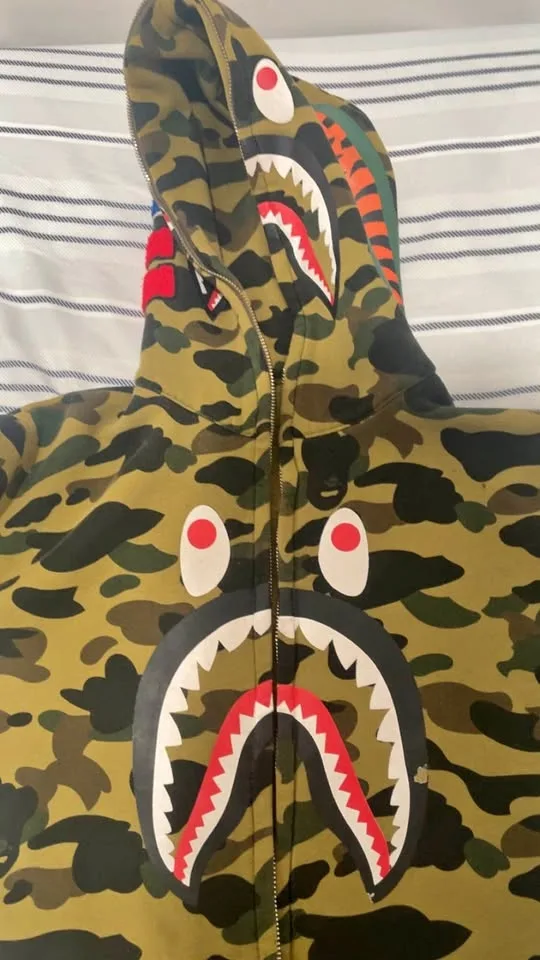 BAPE Hoodie Zip up (Repairable)