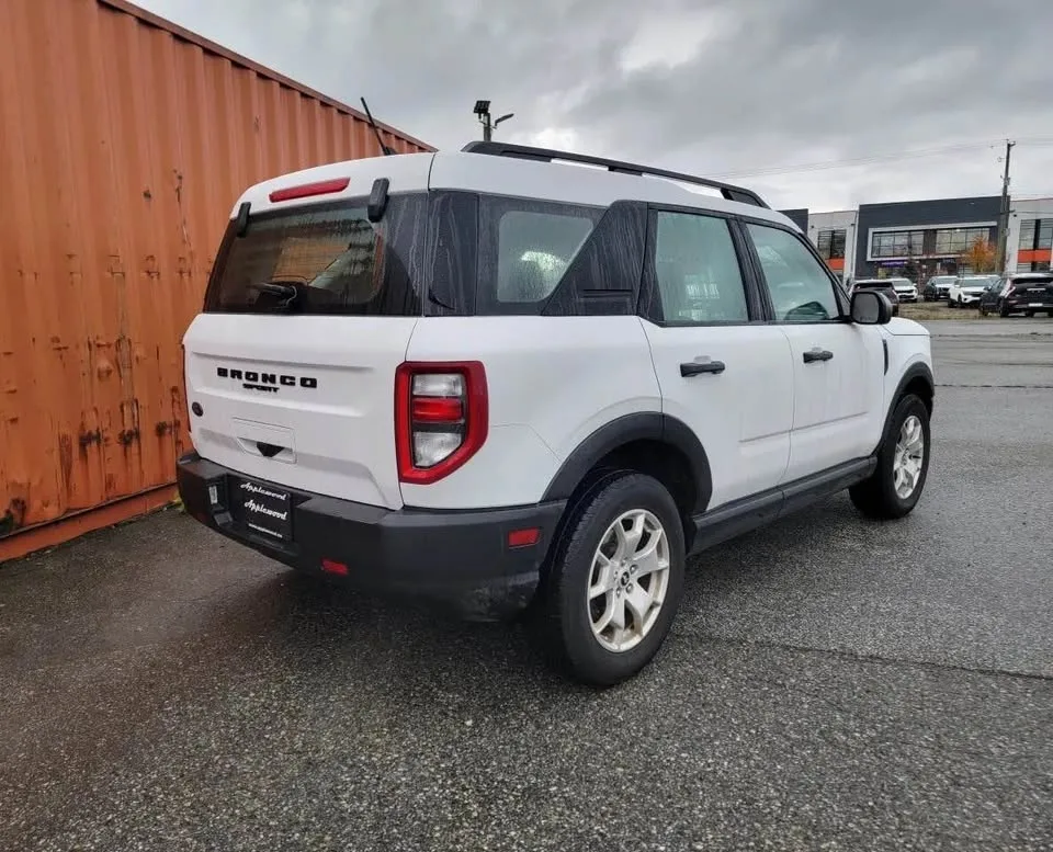 2022 Ford Bronco image indicator(4)