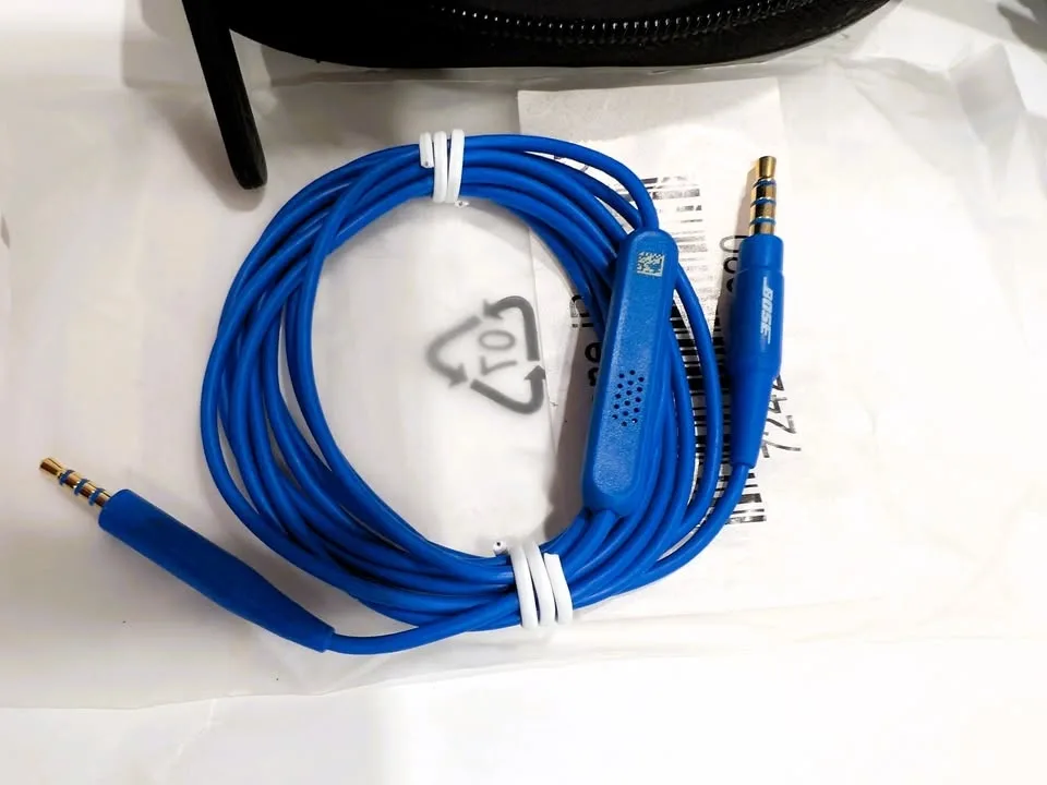 Bose on-ear headphones. Wired Foldable. w/lightning jack. NEW ea image indicator(4)