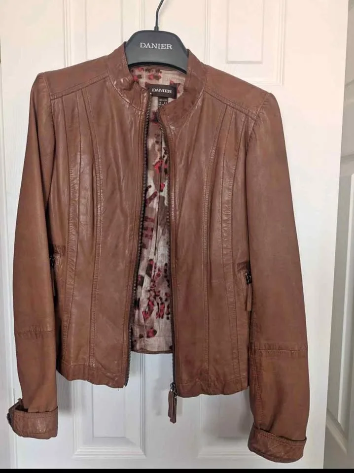 Danier Leather Jacket - Size 2XS Women's Bomber Style