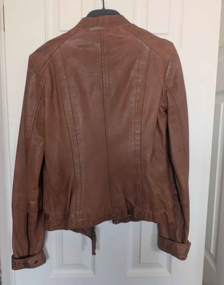 Danier Leather Jacket - Size 2XS Women's Bomber Style - photo 2