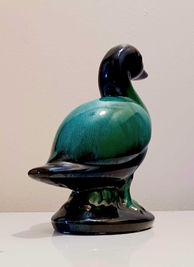 Vtg. Blue Mountain Pottery Duck Figurine - photo 3