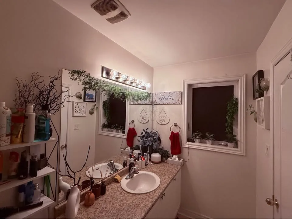 Master Bedroom for Rent – Attached Washroom | Prime Loc image indicator(7)