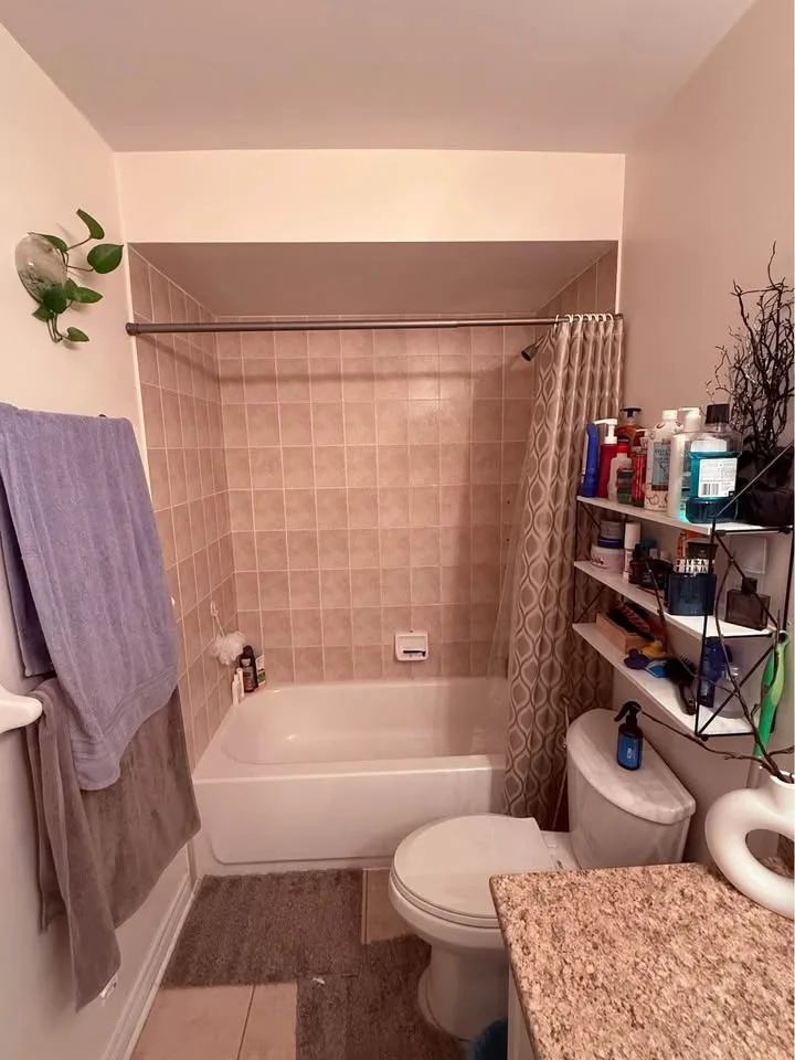 Master Bedroom for Rent – Attached Washroom | Prime Loc image indicator(8)