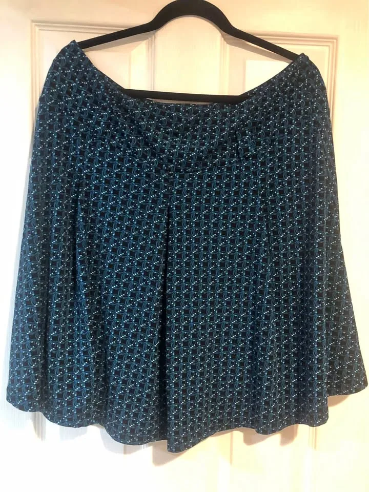 Plus Size multicoloured black and blue pleated skirt thumbnail