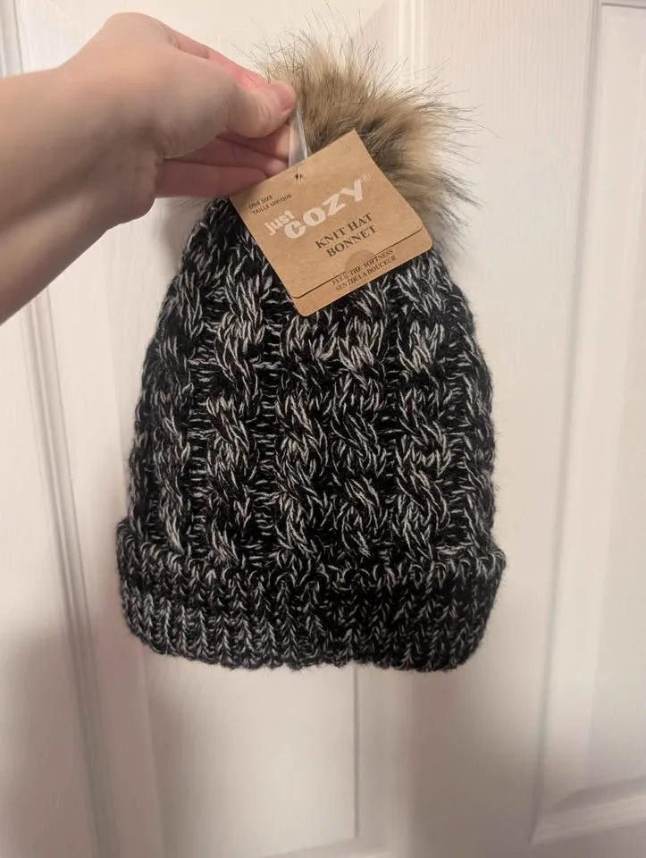 Brand New Just Cozy Knit Lined Hat Beanie Toque image indicator(2)