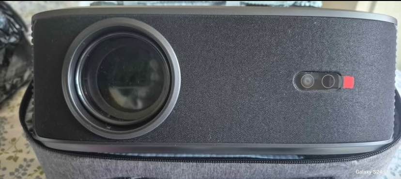 HomeElephas 4K Projector with Wifi and Bluetooth - photo 2