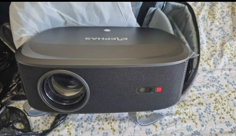 HomeElephas 4K Projector with Wifi and Bluetooth - photo 3