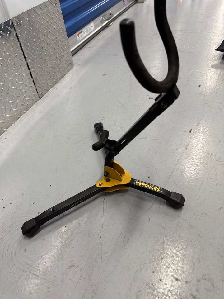 Saxophone Hercules Stand With Bag - photo 2
