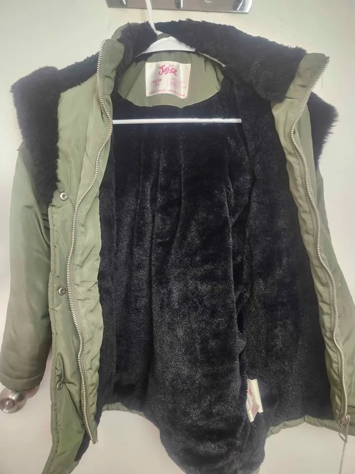 ✨ Justice Girls’ Winter Parka – Size M (10) – Olive Green – $30 image indicator(3)