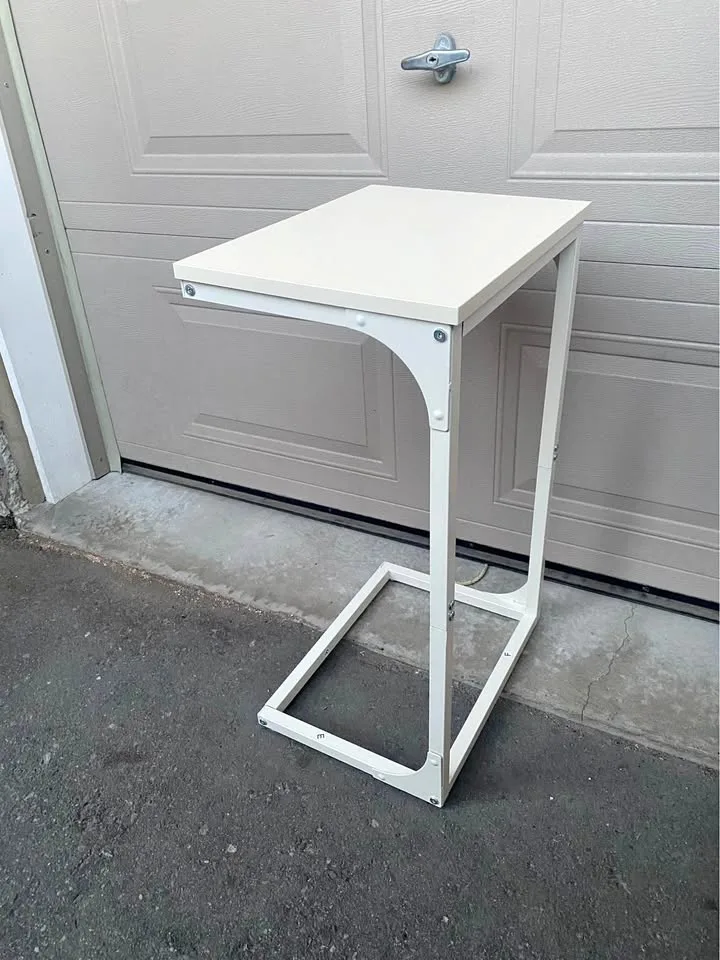 ✨ VASAGLE C-Shaped End Table – Stylish, Space-Saving & Versatile