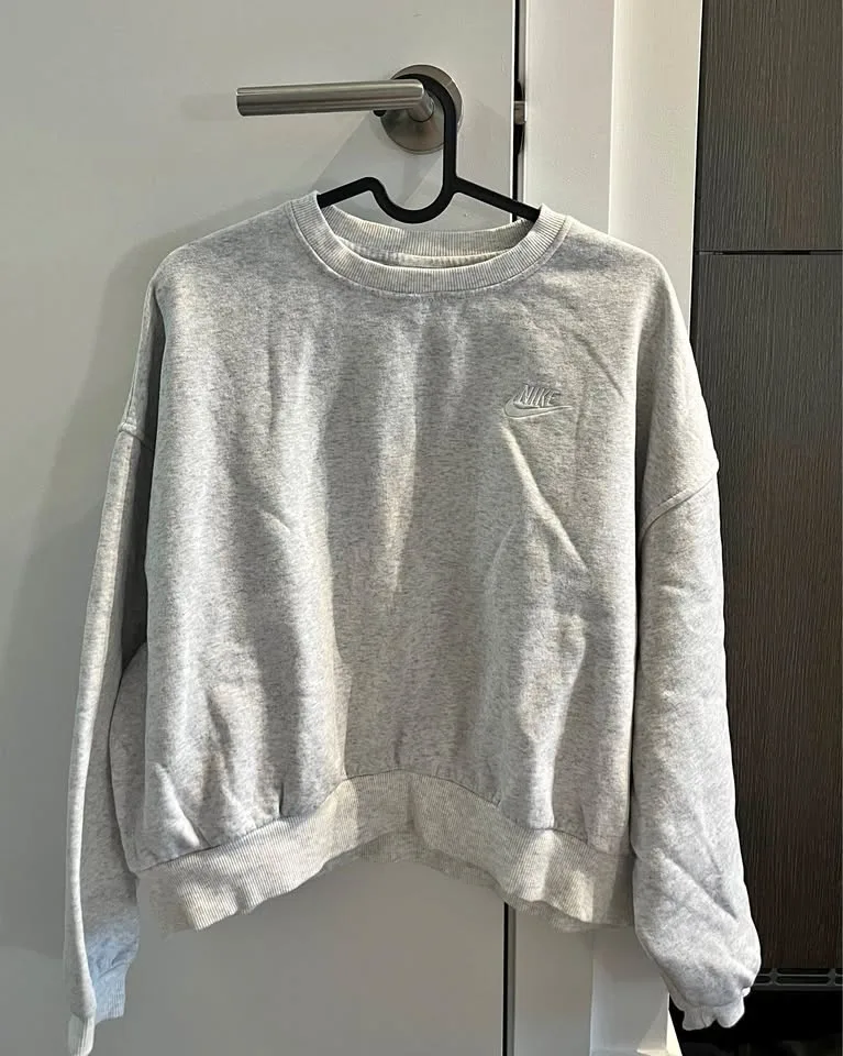 Women's Nike crewneck