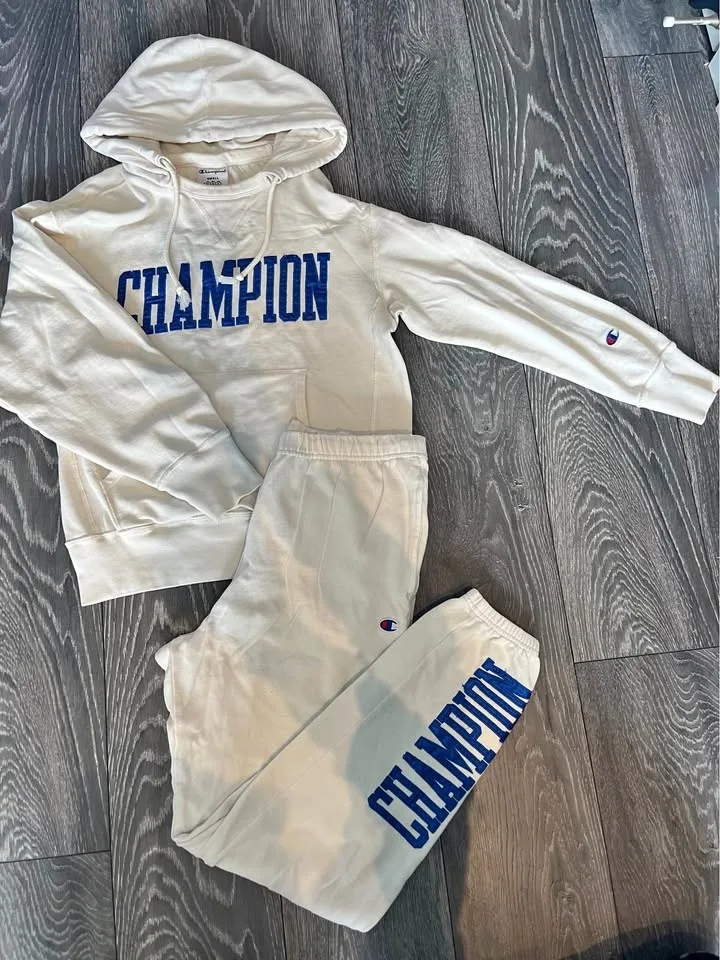 Women's champion track set