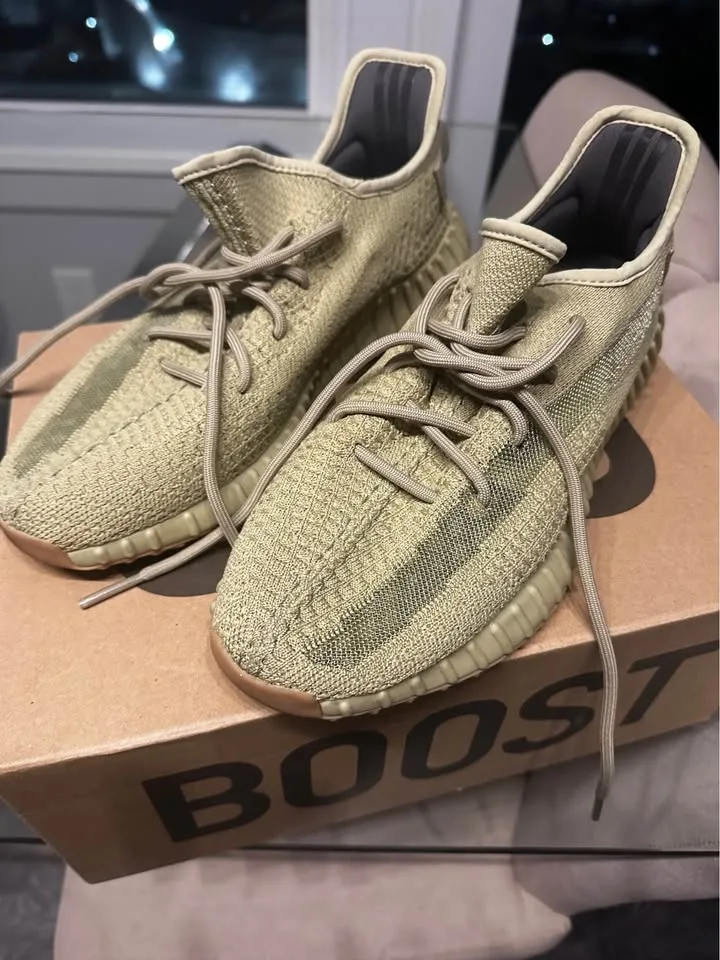 Yeezy sulfur 9.5 image indicator(2)