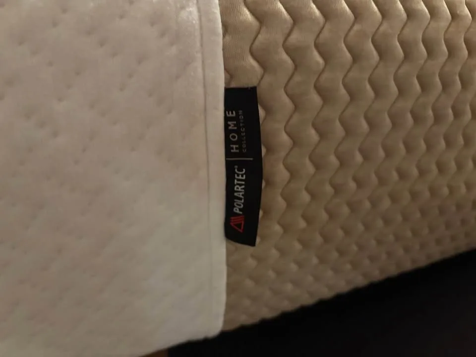 Queen sized firm mattress image indicator(2)