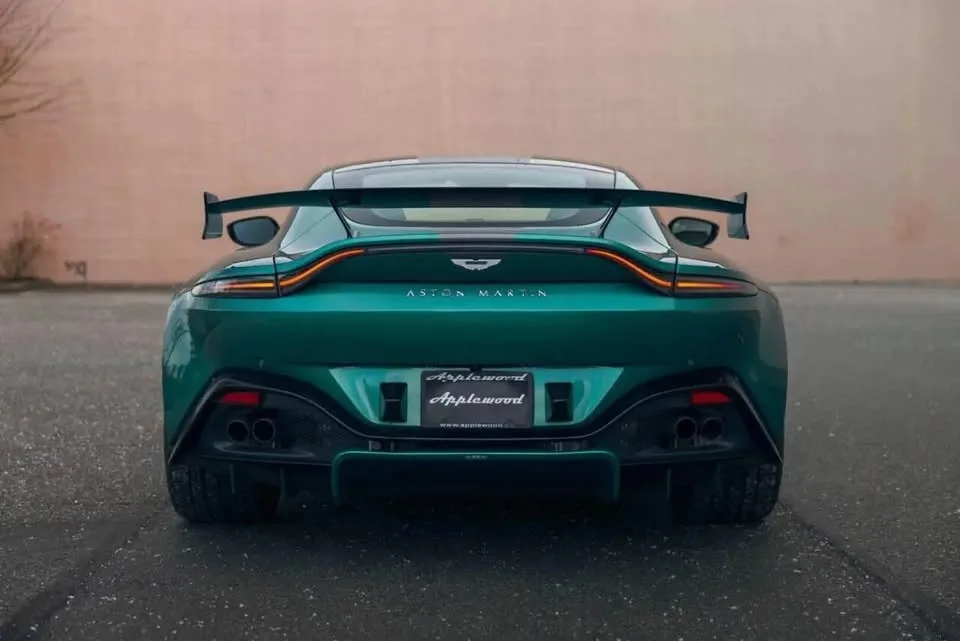2022 Aston Martin Vantage F1 Edition image indicator(5)