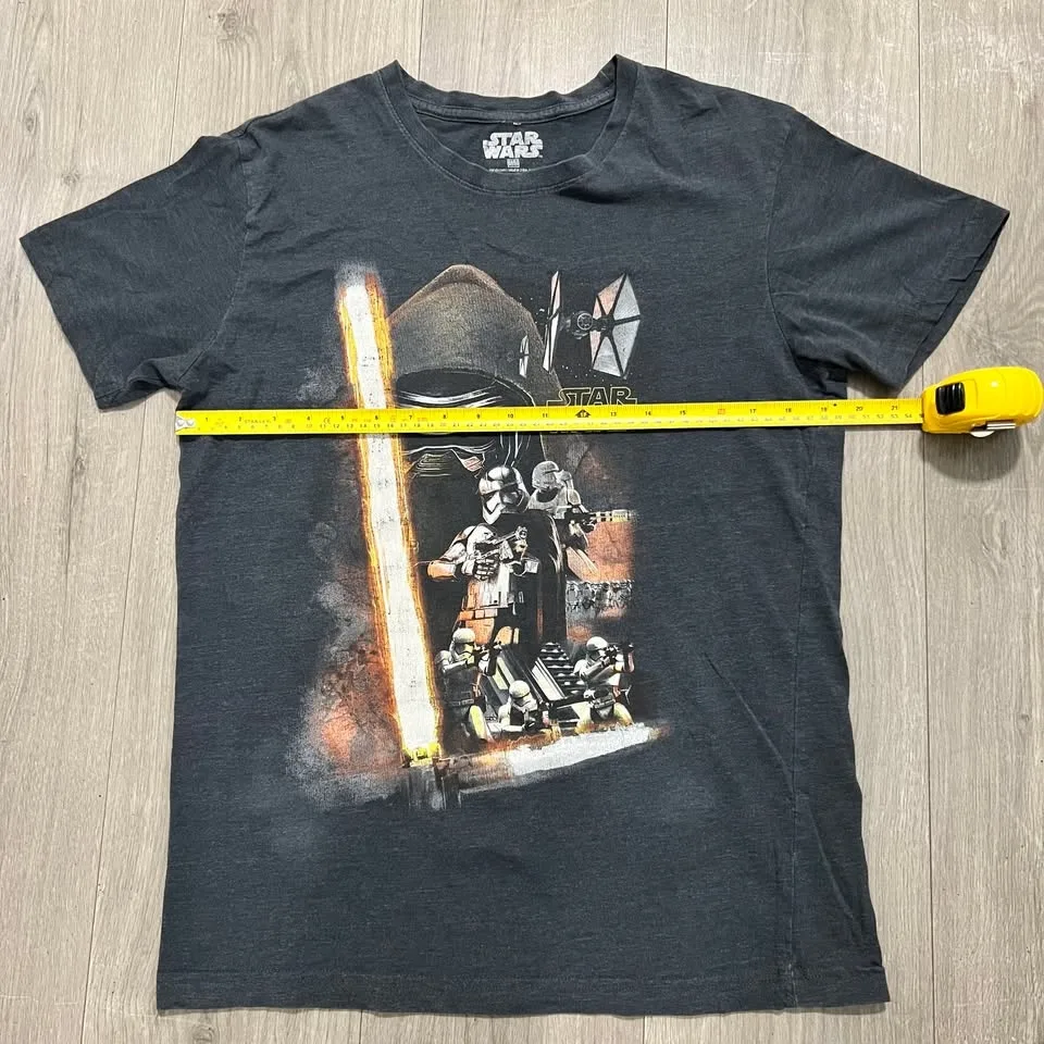 Star Wars Kylo Ren T-Shirt Black The Force Awakens Size Medium image indicator(4)