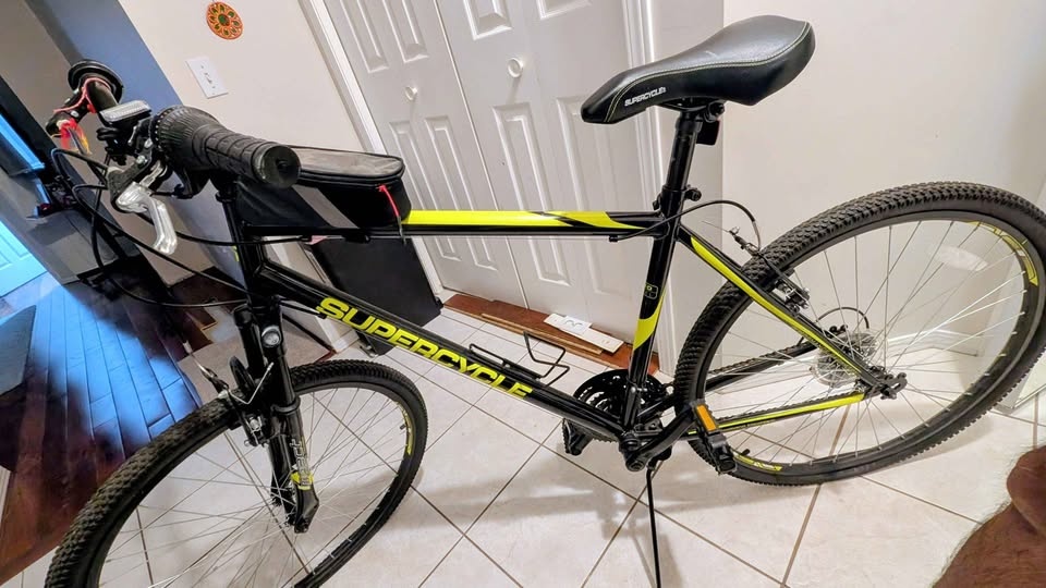 Bicycle for sale in Kerby Downtown. Free Helmet and Bag/pouch - photo 3