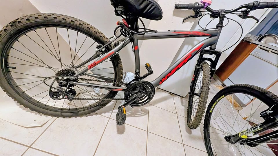 Bicycle + Free Air Pump, Lock, Bell, Seat Cover