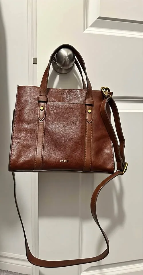 Authentic Fossil Leather Bag – Excellent Condition