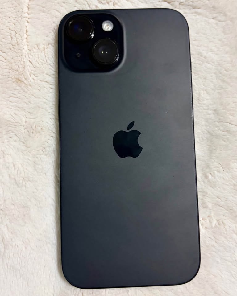 ⭐ FOR SALE: iPhone 15 – 256GB – Black – 100% Battery – Excellent - photo 2
