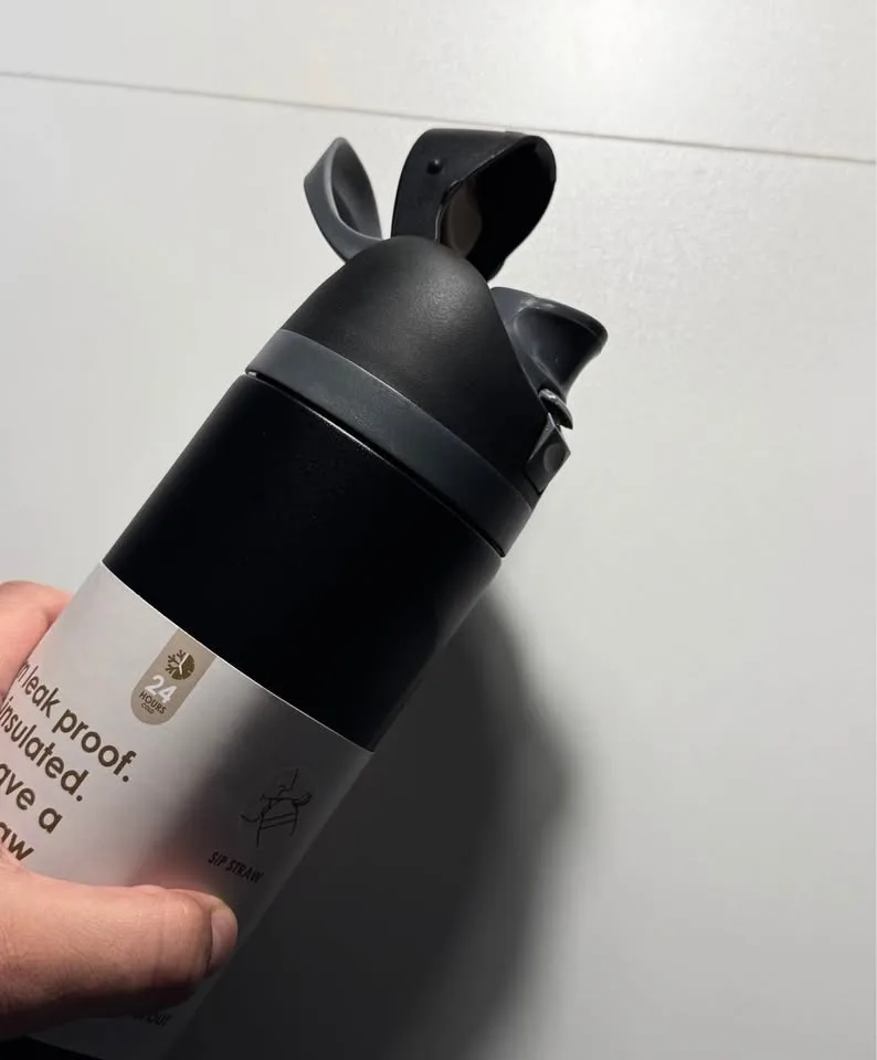 *NEW* Black Insulated Water Bottle with Straw image indicator(4)