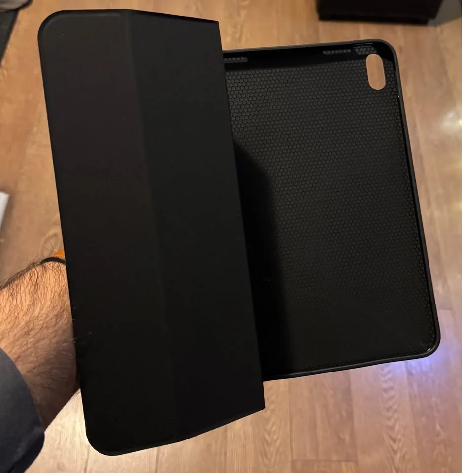 Black iPad Case with Screen Protector for 10th/11th A16 Gen *NEW image indicator(2)