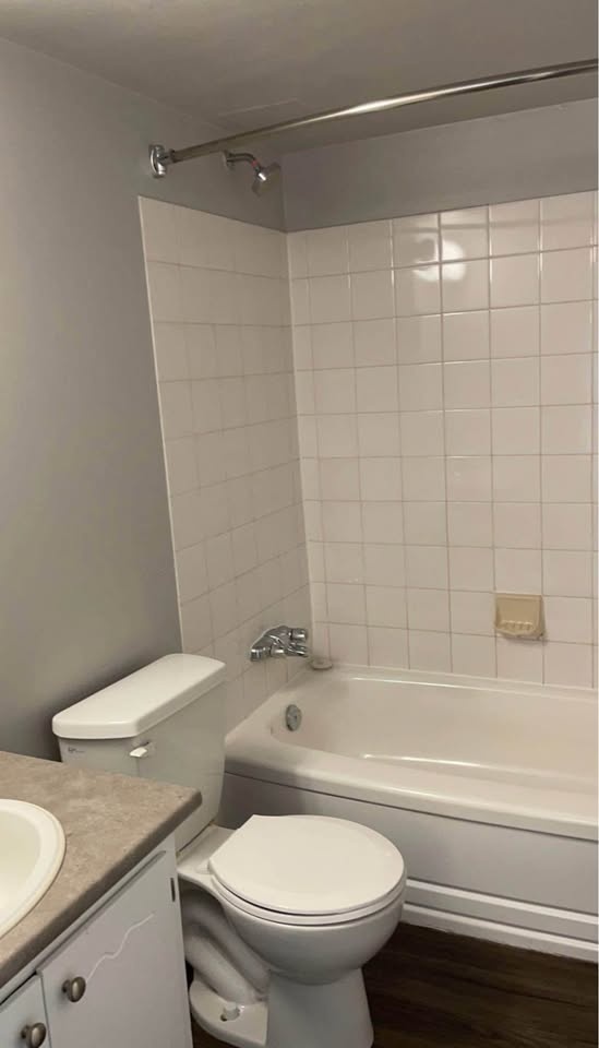 2 Beds 1 Bath - Apartment - photo 3