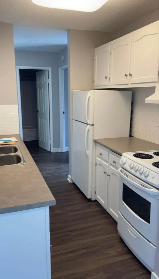 2 Beds 1 Bath - Apartment image indicator(5)