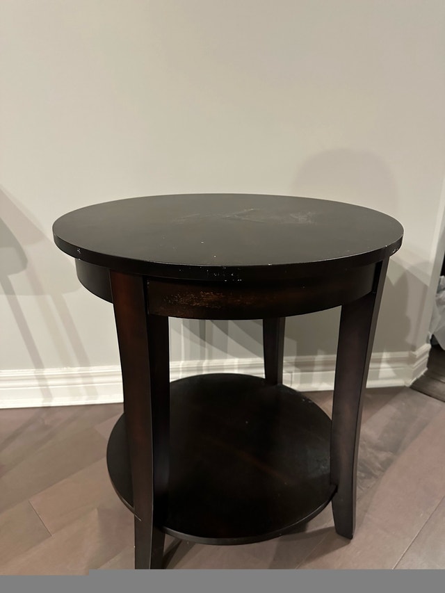 Round End Table