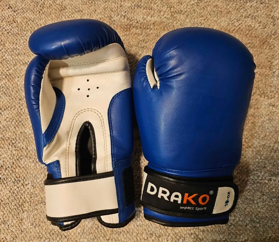 DRAKO boxing gloves image indicator(2)
