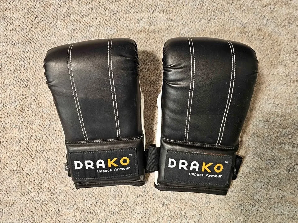 DRAKO boxing gloves- size M