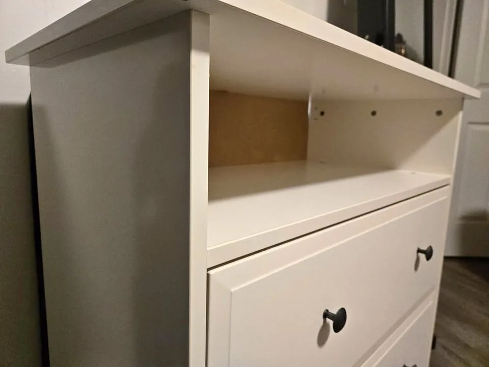 Dresser/Wardrobe