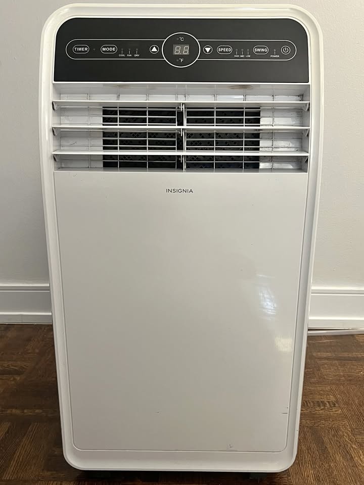 Insignia portable air conditioner (12000 BTU)