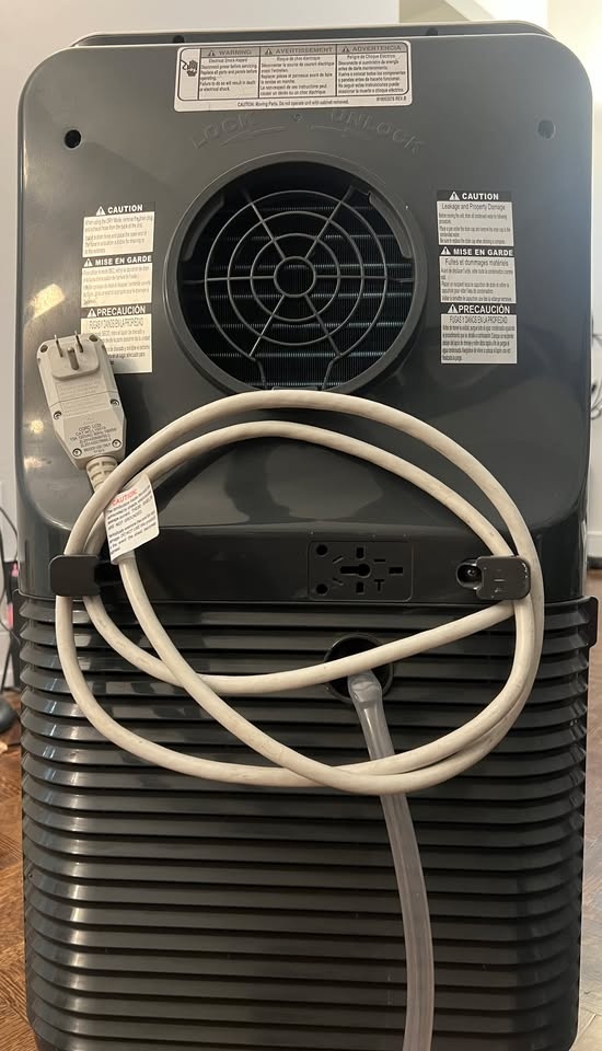 Insignia portable air conditioner (12000 BTU) - photo 3