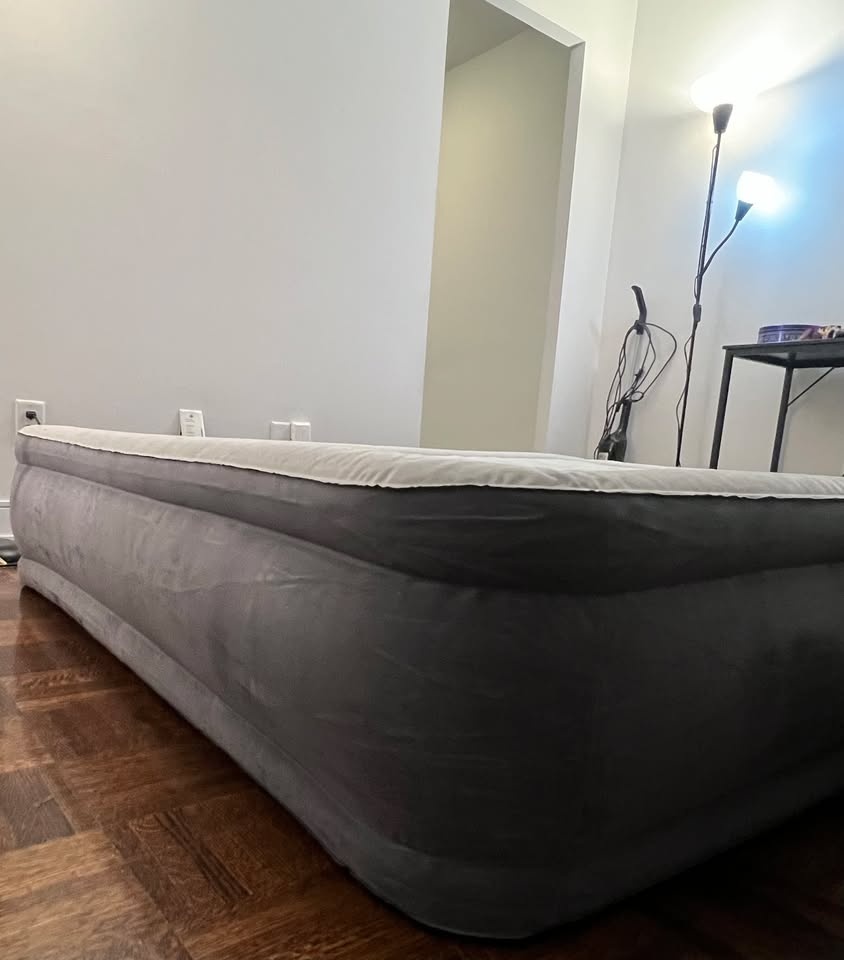 Intex Queen size air mattress 13 Inch - photo 3