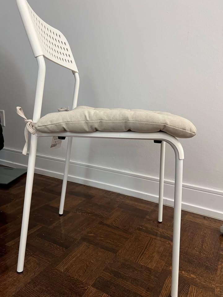 Ikea chair with cushion (White) - photo 3