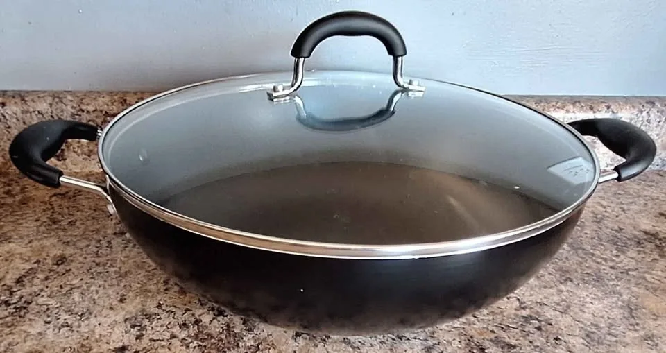 Three Piece Cookware Set image indicator(2)