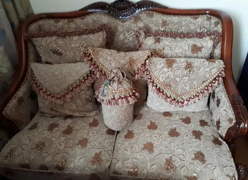 Brown Solid Wood Frame Floral Three Piece Sofa Set image indicator(3)