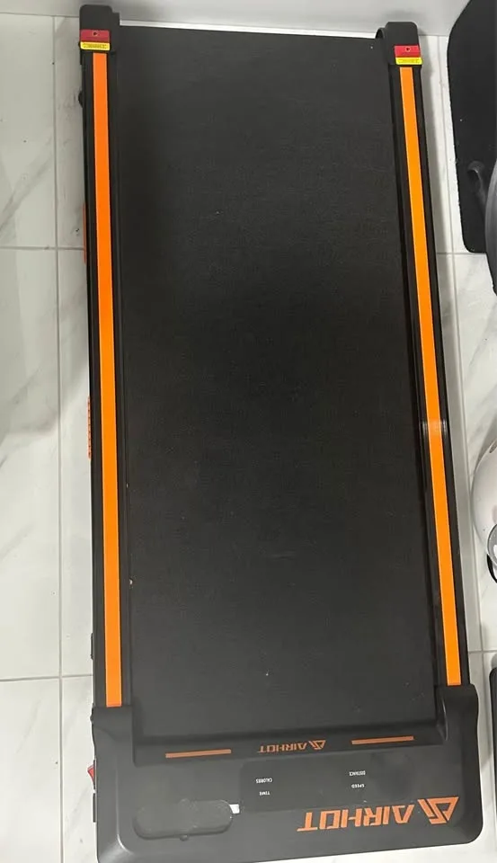 Compact Walking Pad Treadmill image indicator(2)