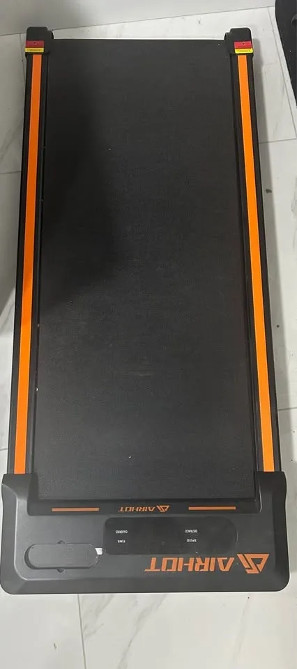 Compact Walking Pad Treadmill image indicator(3)
