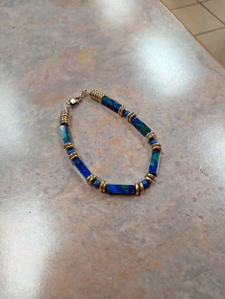 Beautiful Vintage Blue Green Stone Bracelet Gold Tone