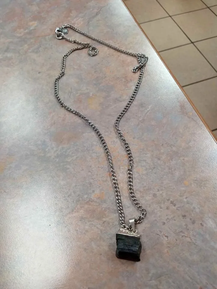 Vintage Banana Republic Pendant Necklace